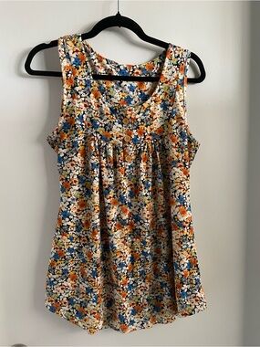Sleeveless Floral Button-Front Women’s Top in Multicolor